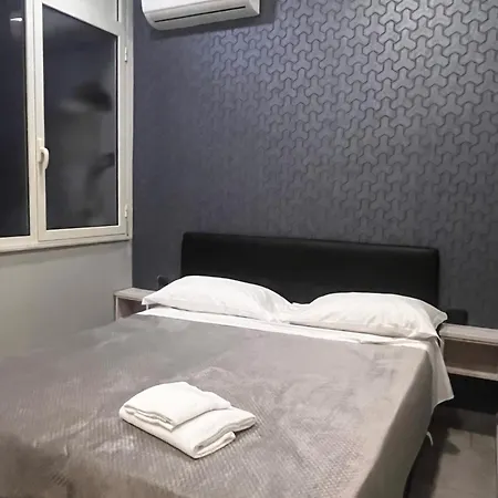 فندق مبيت وإفطار International نابولي