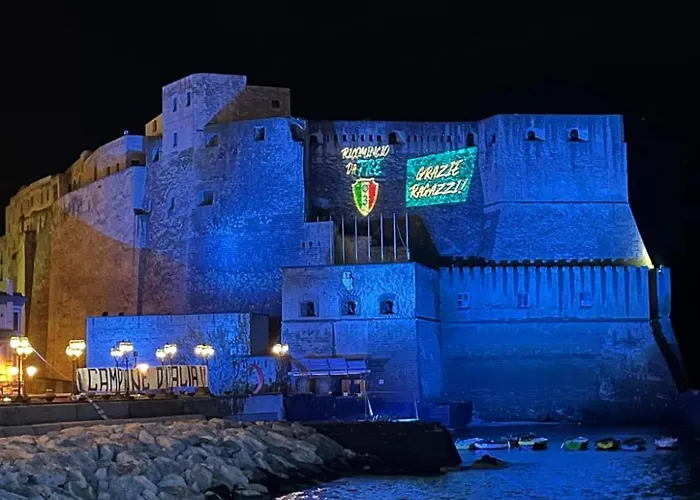 International 3* نابولي